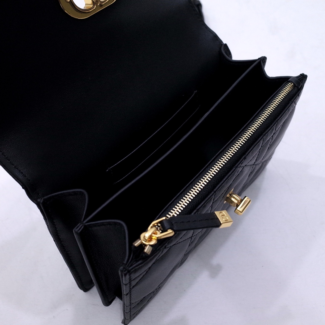 Miss Caro Pouch with Chain Black Macrocannage Lambskin